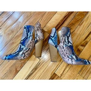 JustFab Size 8.5 Snakeskin Booties with Heel